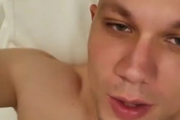 GOLE FOTKE RELJE POPOVIĆA, DEVOJKE POLUDELE: Pevač se skinuo potpuno, vene mu poiskakale, MIŠIĆI PUCAJU! (FOTO)