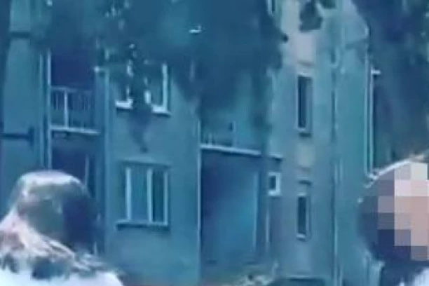 (VIDEO) PRITVOR ZA SILEDŽIJU IZ NIŠA: Brzom i efikasnom akcijom policije UHAPŠEN zbog nasilničko ponašanje