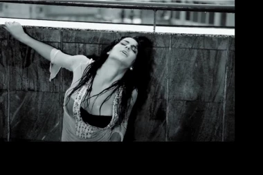 IZVRŠILA JE SAMOUBISTVO, PA SU JE SAHRANILI: Pevačica je prošla agoniju i pakao na početku karijere zbog OVOGA!