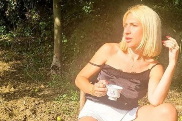 FOTKA OD KOJE ZASTAJE DAH! Jovana Jeremić izbacila privatnu kolekciju VRELIH POZA, društvene mreže se usijale zbog OVOG komentara!