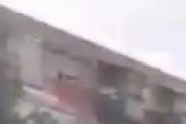 (VIDEO) SUKOB ISPRED SEDIŠTA SNS! Opozicija došla po Vučićevu ostavku, besni građani ih oterali: ZA VREME ĐILASA NISAM IMALA HLEBA DA JEDEM!