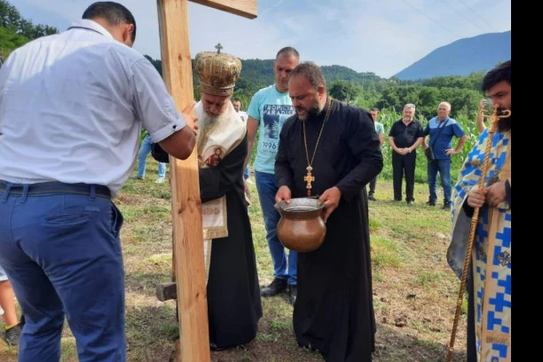 (FOTO) Meštani Rače kod Priboja započinju gradnju hrama