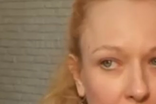 KOMŠINICA JE SIŠLA SA DRUGOG SPRATA JER SAM STRAŠNO PLAKALA: Nataša Tapušković otkrila BOLNU ISTINU, IMALA SAM TADA SAMO 5 GODINA!