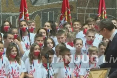 Predsednik Vučić sa mladim sportistima iz dijaspore, Republike Srpske i sa KiM: Čuvajte Srbiju,  i sve što radite za sebe - radite i za nju (VIDEO)