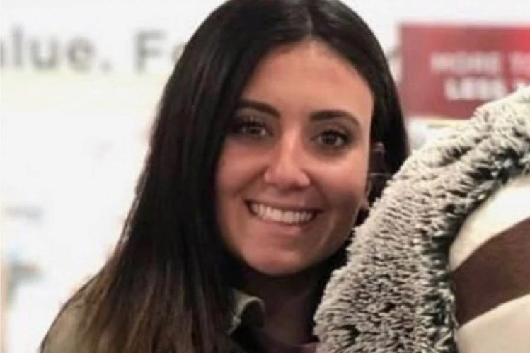 (FOTO) DOŽIVOTNA ROBIJA ZA PSIHOPATU: Greškom mu ušla u auto misleći da je taksi, on je KIDNAPOVAO i IZBO 120 puta!