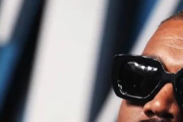 BEŽI OD MENE: Kanje Vest URLIKAO ulicama, a onda PRETUKAO MOMKA!