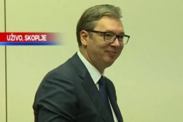PRIZNANJE SRPSKOM PREDSEDNIKU: Vučiću u Skoplju uručena zahvalnica za pomoć tokom pandemije korone