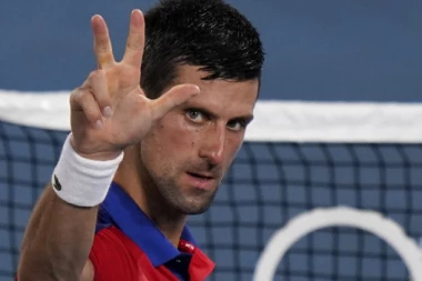 BRITANAC STAO U ODBRANU ĐOKOVIĆA: Rođer i Rafa nisu bežali od NATO BOMBI kao Novak!