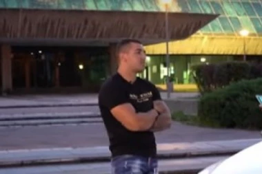 (VIDEO) EKSKLUZIVNO: "ĆALETOV SIN" PROPEVAO!  Sve o "ZLATNOM PORŠEU" o kom je pričala cela Srbija!