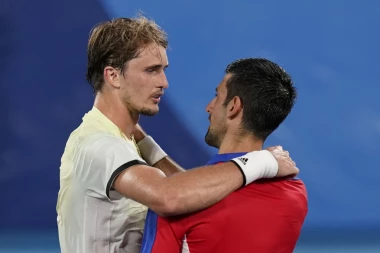 BOLI LI PORAZ? Arogantni Zverev dobio šta je ZASLUŽIO!