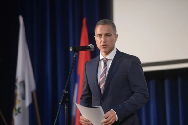 SLUČAJNOST ILI NE? Stefanović i koljač Lalić prve komšije u zgradi, a u ovu čudnu mrežu upleten je i ON!