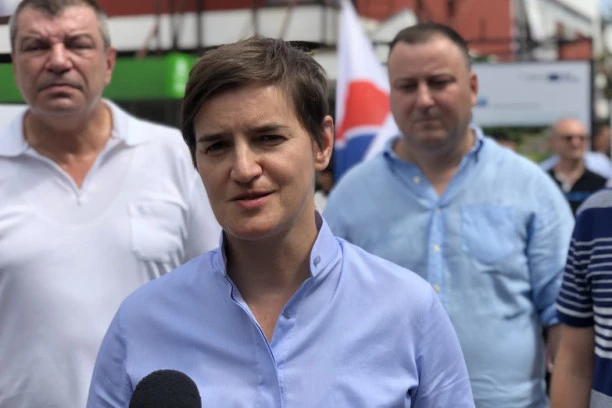 BRNABIĆ U OBRENOVCU I SURČINU: Opozicija nudi nasilje i obračune, a mi dijalog i razumevanje! (FOTO)