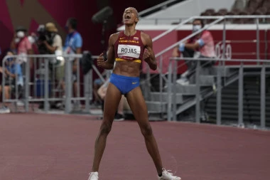 TOTALNA LUDNICA: Postavljen NOVI SVETSKI REKORD u troskoku!