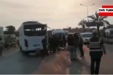 UŽAS! PREVRNUO SE AUTOBUS SA RUSKIM TURISTIMA! Veliki broj poginulih i povređenih