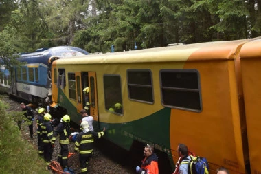 DRAMA NA PRUZI: Iznenada zaustavljeni vozovi, hiljade putnika ostalo na ulici