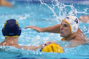 BOLAN PORAZ CRNOGORACA: Grci PONIZILI "ajkule" za polufinale OI!