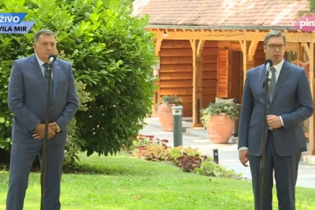 Predsednik Srbije otkrio: Sledeće vozilo iz kompanije SDPR poneće ime po Miroslavu Lazanskom!