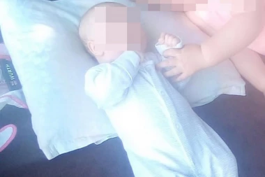 ČEKALI KRŠTENJE, A SAD GA SAHRANJUJU: Majka IZBOLA osmomesečnog sina, porodica ZAVIJENA U CRNO!