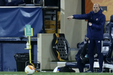 POTRES U DINAMU: Krznar dao OSTAVKU posle poraza u Kupu, menja ga legenda Zvezde? (VIDEO)