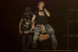 FRONTMEN GRUPE GUNS N' ROSES OPTUŽEN ZA SEKSUALNO UZNEMIRAVANJE: Sve se dogodilo u hotelskoj sobi, glumica otkrila JEZIVE DETALJE!