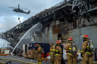 OTET BROD POD ZASTAVOM UAE!