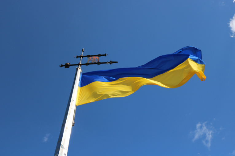 AMERIKANCI EVAKUIŠU SVOJE GRAĐANE:  Porodice zaposlenih u ambasadi u Ukrajini pakuju kofere
