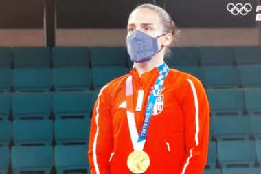 HIMNA BOŽE PRAVDE GRMI U TOKIJU! Knedla u grlu i oči pune suza Jovane Preković (VIDEO)