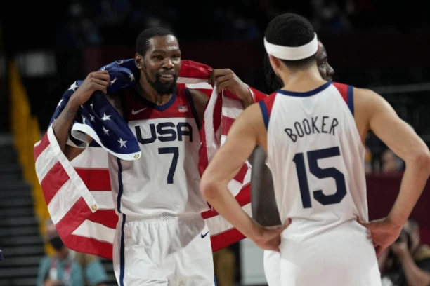 MOĆNI DURENT SRUŠIO TRIKOLORE: Amerikanci se OSVETILI Francuzima i osvojili ZLATO na OI!