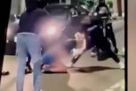 BANDITI NA MOTORIMA ISPREBIJALI ŽENU: Izvukli majku iz automobila i BACILI je na zemlju, pa je TUKLI dok je njena užasnuta ĆERKA gledala! (VIDEO)