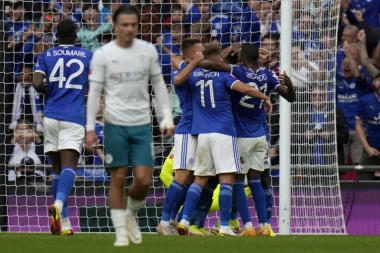 UZALUD MU MILIONI I SKUPA POJAČANJA: Gvardiola OSTAO bez TROFEJA!