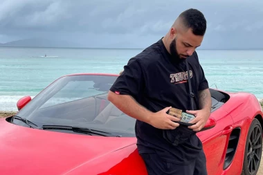 KRIMINALCI CILJAJU MLADE INFLUENSERE: Poznati trgovac BITKOINIMA (19) izrešetan u CRVENOM PORŠEU!