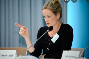 OD SANKCIJA I LAŽNIH OPTUŽBI DO "PAKETA MERA" I "DAJ ŠTA DAŠ" KAZNI: Albanski lobisti na čelu sa Violom fon Kramon udarili na Srbiju, ne biraju sredstva