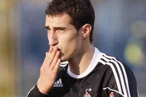 POTPISUJE RAĆA PETROVIĆ!