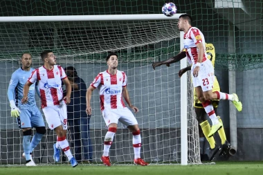 DELIJE ĆE POLUDETI: Bivši fudbaler Zvezde se NASLAĐUJE nakon eliminacije crveno-belih! (FOTO)