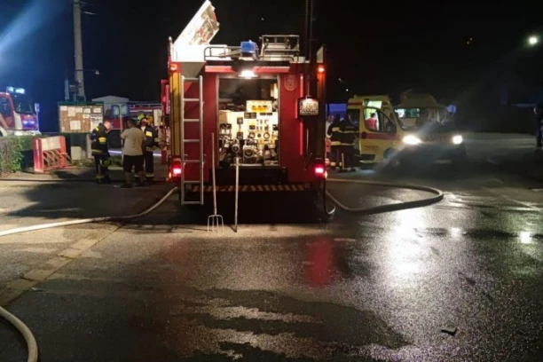 UŽAS KOD RIPNJA: Izbio požar u pomoćnom objektu Miroljuba (62), zadobio opekotine po LICU!