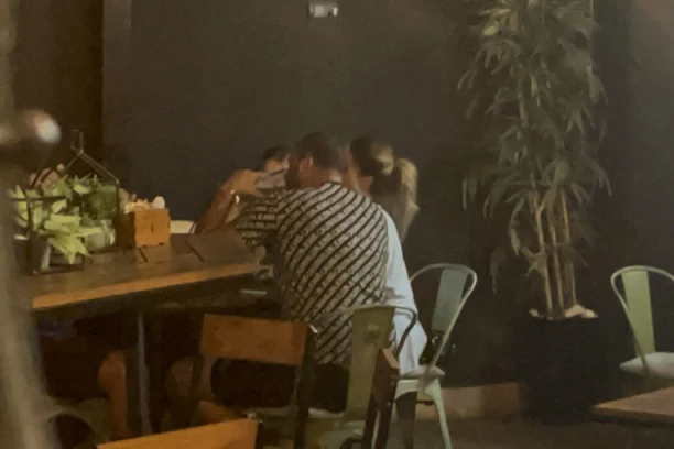 PAPARACO! Trudna Maja i Alen uhvaćeni na Voždovcu, a u društvu smo zatekli i BIVŠU ZADRUGARKU! (VIDEO)