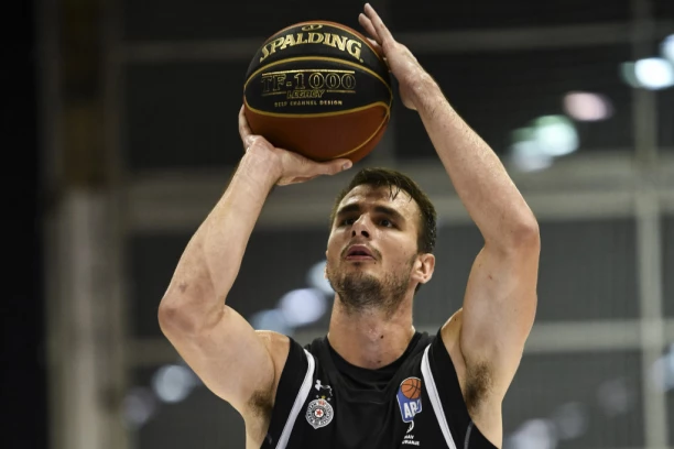 U JEKU RATA U DUBAIJU: Neverovatno šta se desilo Dangubiću i Bertansu usred haosa na Bliskom istoku!