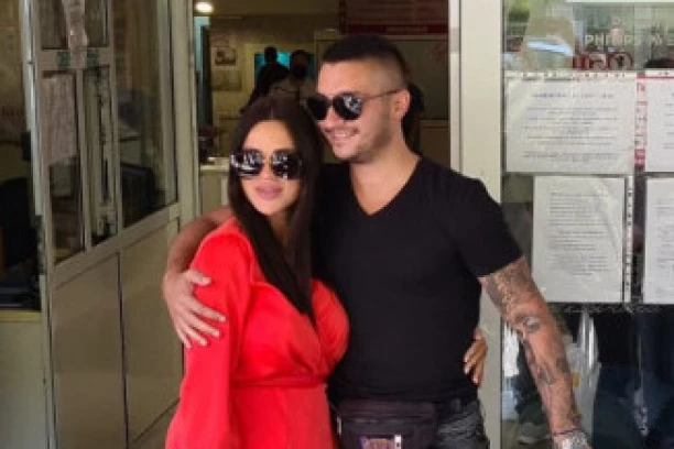 MIRKO ŠIJAN ZAPROSIO BOJANU RODIĆ: Veliko IZNENAĐENJE u novogodišnjoj noći! (FOTO)