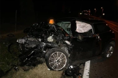 FUDBALER UBIO MLADU MEDICINSKU SESTRU: Sportista prešao u suprotnu traku i ZAKUCAO se u automobil nesreće devojke! (FOTO)