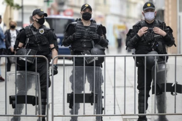 ISLAMSKA DRŽAVA POKUŠALA NAPAD NA DŽAMIJU U BIH! Uhapšen RATNI veteran, sumnja se da je kontaktirao sa ISIS-om