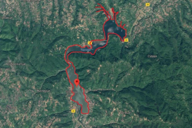 JEZERO U SRBIJI IMA OBLIK ZMAJA, A U NJEMU JE POTOPLJENA CRKVA: Ovde ukleta voda odnosi živote!