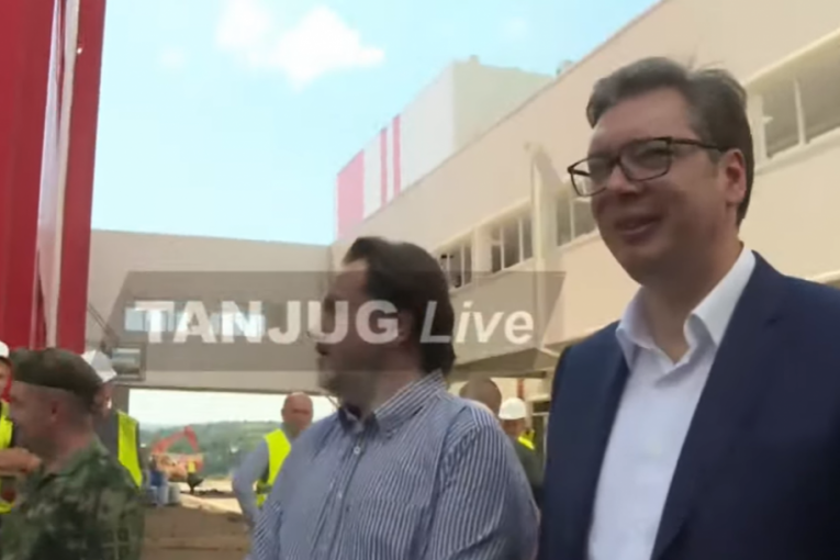 (VIDEO) PREDSEDNIK VUČIĆ OBIŠAO GRADILIŠTE KOVID BOLNICE U NOVOM SADU! Veće plate u zdravstvu do kraja godine!