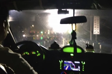 HRVAT STAR SAMO 13 GODINA VOZIO DO MAĐARSKE! Zaustavila ga je policija i u automobilu ZATEKLA ŠOKANTNU STVAR!