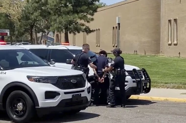 IZREŠETANO DETE U ŠKOLI! Maloletnik (13) ubio druga, nova pucnjava zavila AMERIKU U CRNO!