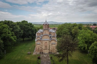 AKCIJA KOJA ĆE PODIĆI SRBIJU: U Gračanici se gradi fabrika sokova koja će obezbediti opstanak porodicama i svako može da učestvuje u tome!