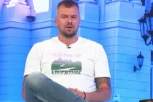 IZNENAĐENJE: Janjuš dobio torte zbog Kruninog rođendana, zadrugar VAN SEBE od SREĆE! (VIDEO)