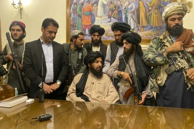 Talibani održali PRVU KONFERENCIJU ZA MEDIJE i otkrili šta čeka ljude u Avganistanu: Ovo je trenutak ponosa, ISTERALI SMO STRANCE!