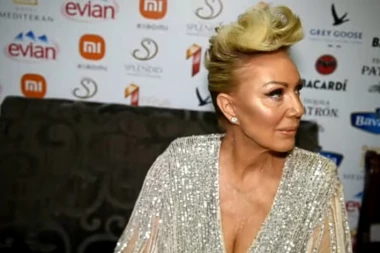 ONA BI SA SVIH STRANA DA ZGRĆE LOVU: Fahreta osmislila opasnu KOMBINACIJU za novac, u svemu će joj pomoći ONA!