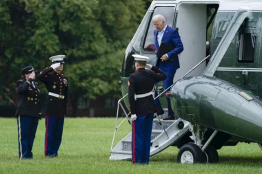 BAJDEN SE OBRAĆA NACIJI ZBOG AVGANISTANA! Predsednik SAD prekinuo odmor, mediji ga razapinju i otkrivaju ŠTA NAMERAVA!