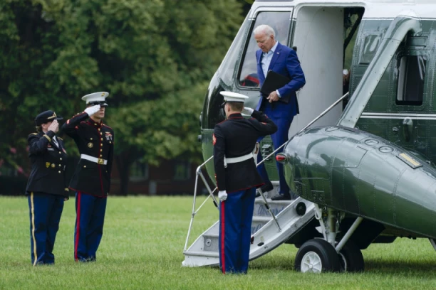 BAJDEN SE OBRAĆA NACIJI ZBOG AVGANISTANA! Predsednik SAD prekinuo odmor, mediji ga razapinju i otkrivaju ŠTA NAMERAVA!